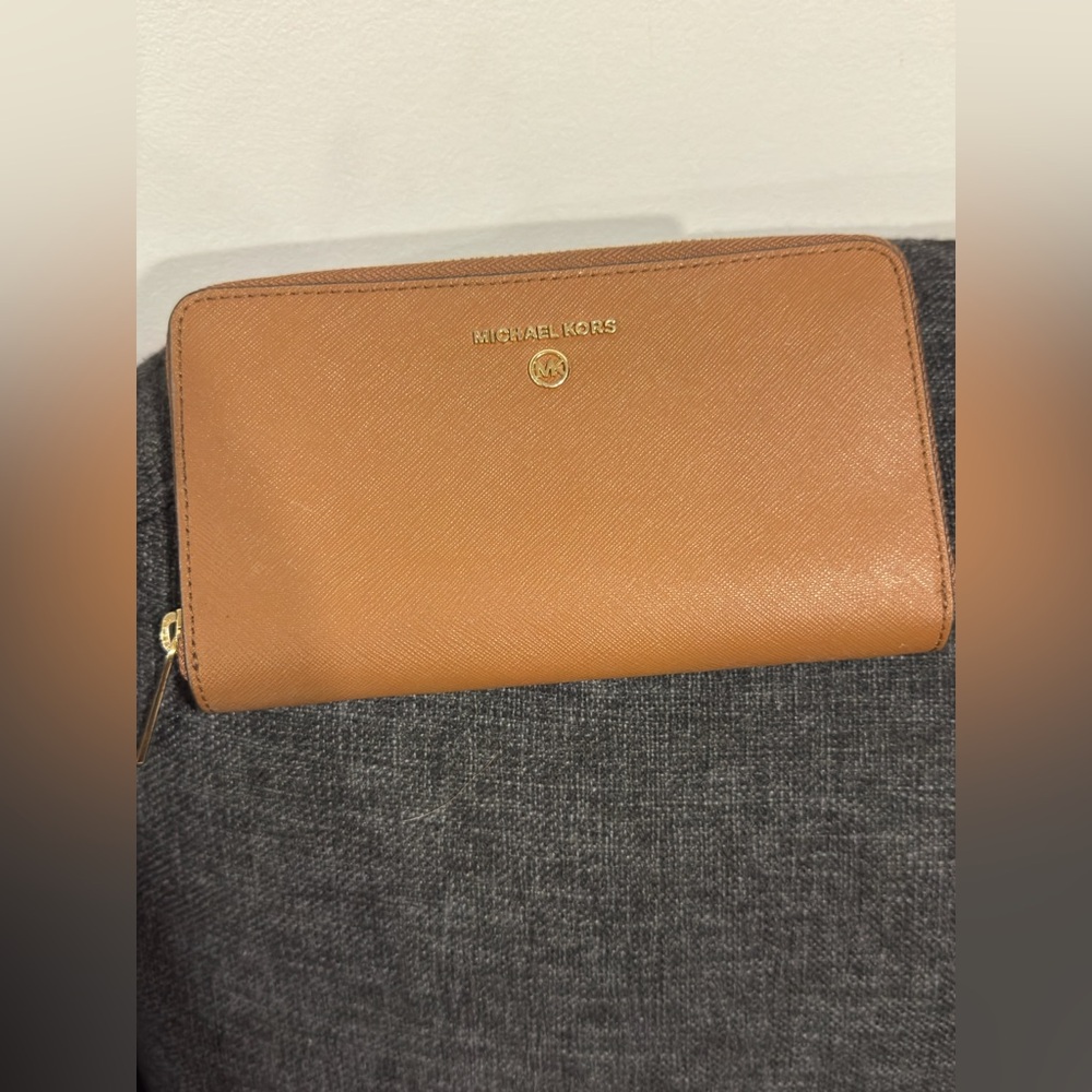 Michael Kors Camel Zip Wallet - Picture 3 of 9